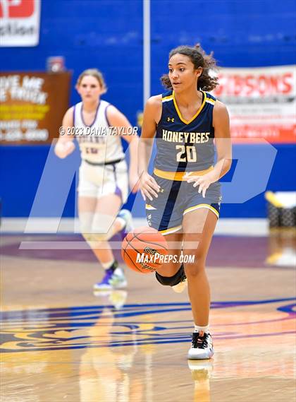 Thumbnail 1 in Sanger vs. Stephenville (UIL 4A Region 1 Area) photogallery.