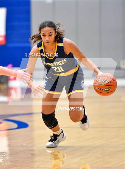 Thumbnail 1 in Sanger vs. Stephenville (UIL 4A Region 1 Area) photogallery.