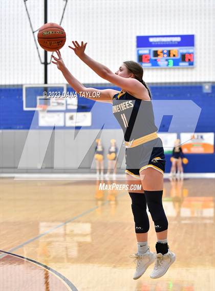 Thumbnail 1 in Sanger vs. Stephenville (UIL 4A Region 1 Area) photogallery.