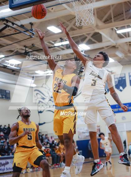 Thumbnail 3 in Cleveland Heights vs. Brush photogallery.