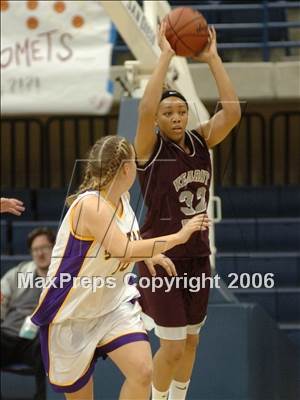 Thumbnail 3 in Santana vs. Kearny (SDS D3 Final) photogallery.