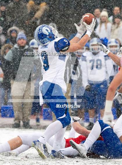 Thumbnail 1 in Darien vs. Greenwich (CIAC Class LL Final) photogallery.