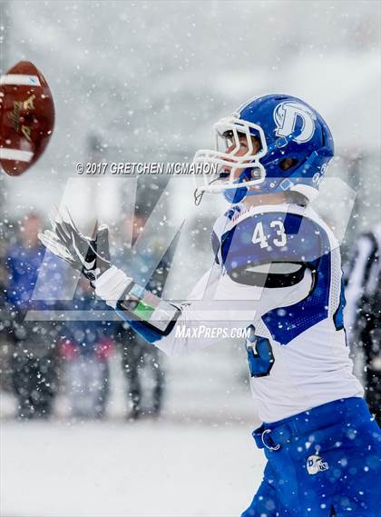 Thumbnail 2 in Darien vs. Greenwich (CIAC Class LL Final) photogallery.