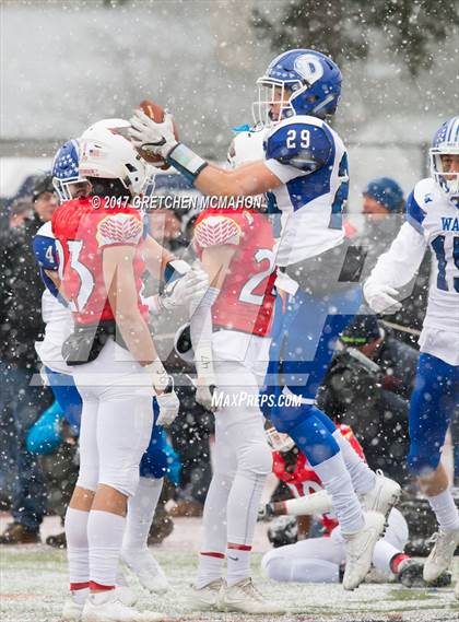 Thumbnail 2 in Darien vs. Greenwich (CIAC Class LL Final) photogallery.