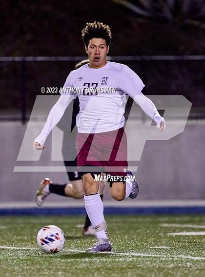 Thumbnail 3 in Lincoln vs. Golden Valley (CIF SJS D3 Final) photogallery.