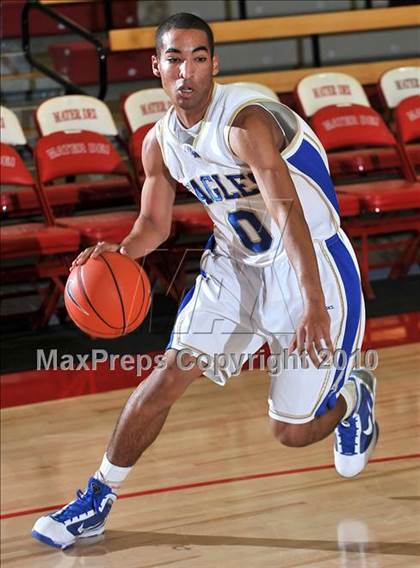 Thumbnail 1 in Santa Margarita vs. Torrey Pines (Nike Extravaganza) photogallery.