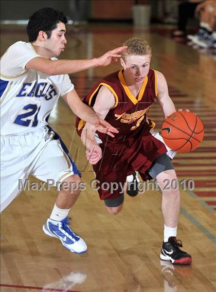 Thumbnail 2 in Santa Margarita vs. Torrey Pines (Nike Extravaganza) photogallery.