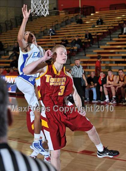 Thumbnail 3 in Santa Margarita vs. Torrey Pines (Nike Extravaganza) photogallery.