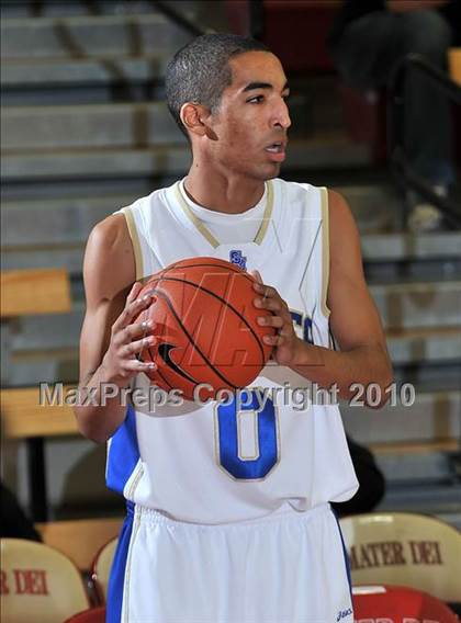 Thumbnail 1 in Santa Margarita vs. Torrey Pines (Nike Extravaganza) photogallery.