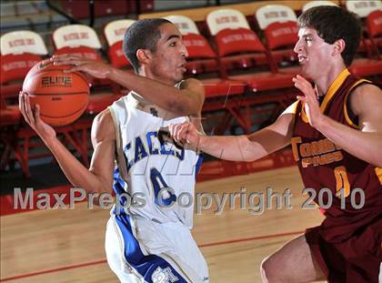 Thumbnail 2 in Santa Margarita vs. Torrey Pines (Nike Extravaganza) photogallery.