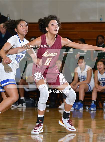 Thumbnail 3 in Cardinal Newman vs. La Jolla Country Day (St. Mary's Stockton MLK Showcase) photogallery.