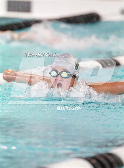 Thumbnail 3 in West Bloomfield vs. Cranbrook Kingswood (Black Hawk Invite) photogallery.