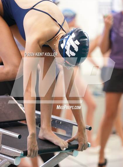 Thumbnail 3 in West Bloomfield vs. Cranbrook Kingswood (Black Hawk Invite) photogallery.
