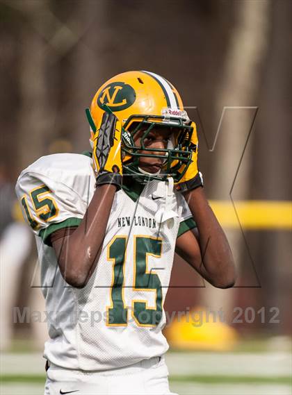 Thumbnail 2 in New London @ Woodstock Academy photogallery.
