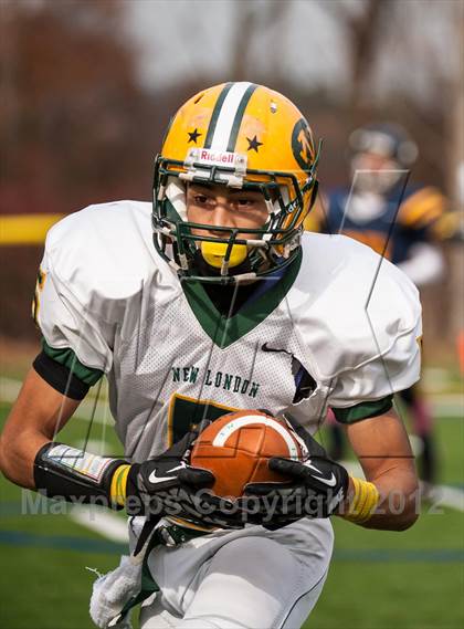Thumbnail 2 in New London @ Woodstock Academy photogallery.
