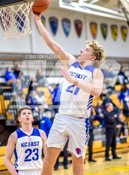 Thumbnail 3 in Kansas City Christian School vs Shawnee Mission West (West Boy's Varsity Tournament) photogallery.
