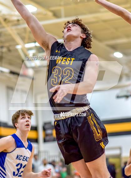 Thumbnail 3 in Kansas City Christian School vs Shawnee Mission West (West Boy's Varsity Tournament) photogallery.