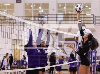 Thumbnail 1 in Whitewater vs Hampton and Upson-Lee photogallery.