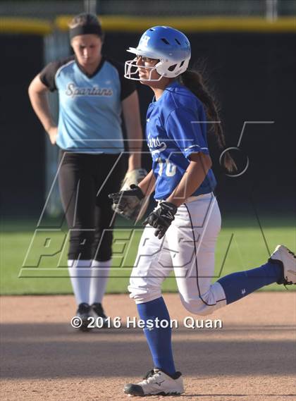 Thumbnail 2 in Villa Park vs La Habra (Alan Dugard Classic) photogallery.