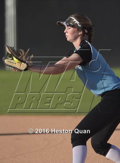 Thumbnail 2 in Villa Park vs La Habra (Alan Dugard Classic) photogallery.