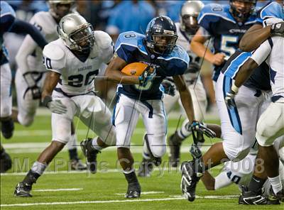 Camden Co.'s Ssteven Allen breaks into the Norcross secondary during the Panther's 21-6 win.