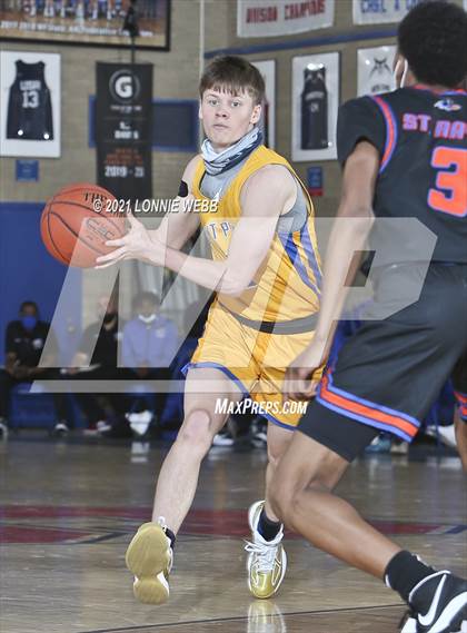 Thumbnail 2 in St. Raymond vs St. Peter's (CHSAA Spring Tournament) photogallery.