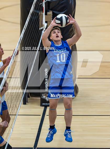 Thumbnail 2 in Carroll vs. Homestead (IHSAA Peru Regional) photogallery.