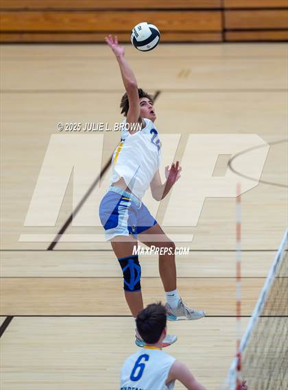Thumbnail 2 in Carroll vs. Homestead (IHSAA Peru Regional) photogallery.