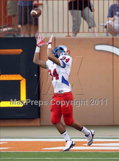 Thumbnail 2 in Lake Travis vs. Westlake photogallery.