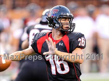 Thumbnail 3 in Lake Travis vs. Westlake photogallery.