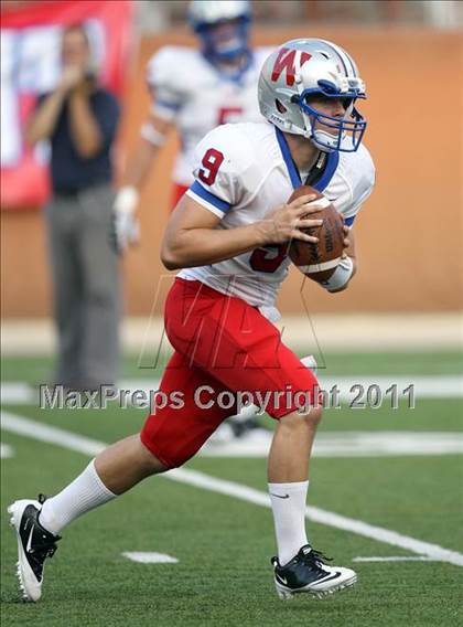 Thumbnail 3 in Lake Travis vs. Westlake photogallery.