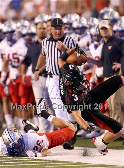 Thumbnail 3 in Lake Travis vs. Westlake photogallery.