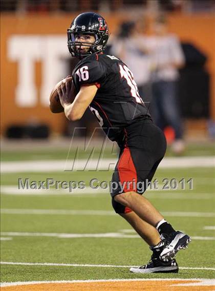 Thumbnail 3 in Lake Travis vs. Westlake photogallery.