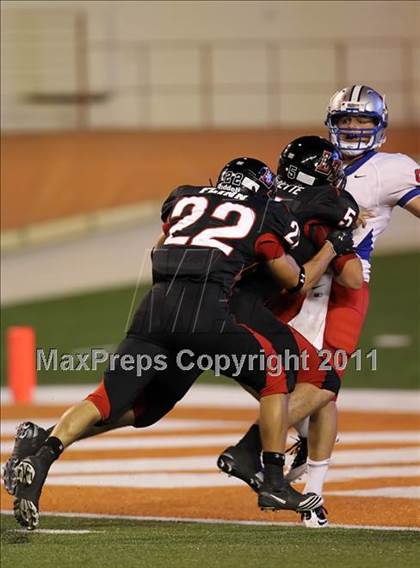 Thumbnail 3 in Lake Travis vs. Westlake photogallery.