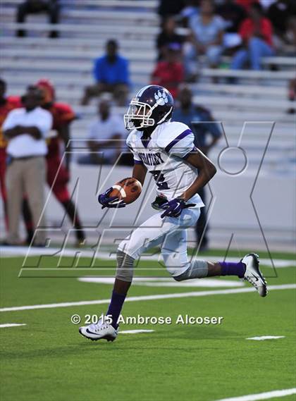 Thumbnail 2 in Wheatley vs Yates photogallery.