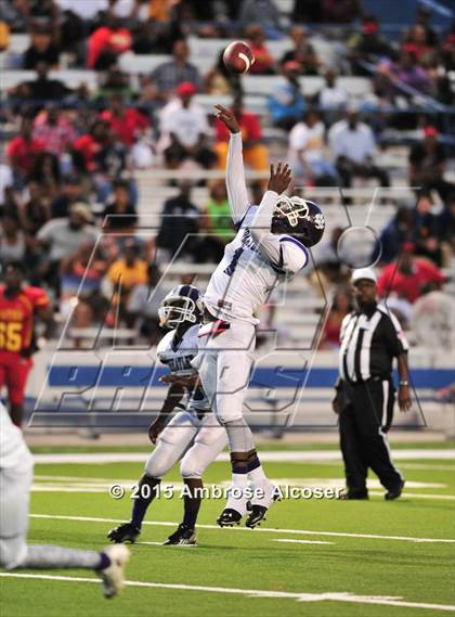 Thumbnail 1 in Wheatley vs Yates photogallery.