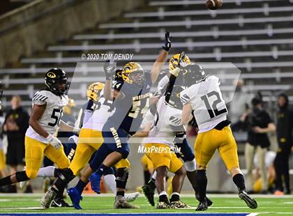 Thumbnail 2 in Klein Oak vs Cy Ranch (UIL 6A Bi-District Playoff) photogallery.