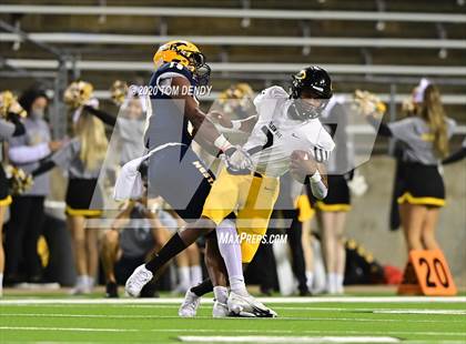 Thumbnail 2 in Klein Oak vs Cy Ranch (UIL 6A Bi-District Playoff) photogallery.