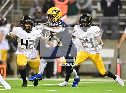 Thumbnail 3 in Klein Oak vs Cy Ranch (UIL 6A Bi-District Playoff) photogallery.