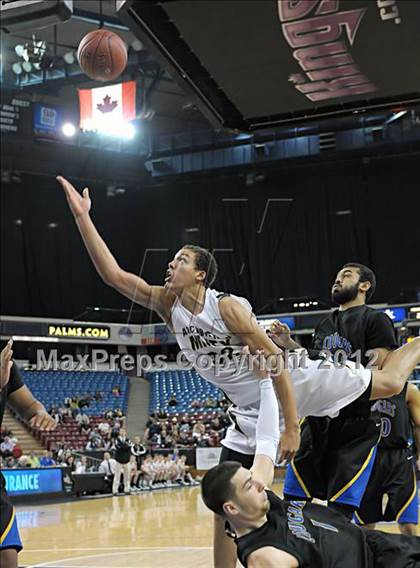 Thumbnail 3 in Newark Memorial vs. Archbishop Mitty (CIF D2 NorCal Regional Final) photogallery.