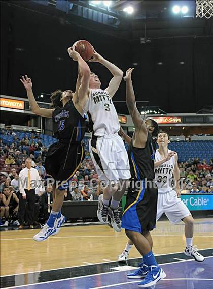 Thumbnail 2 in Newark Memorial vs. Archbishop Mitty (CIF D2 NorCal Regional Final) photogallery.