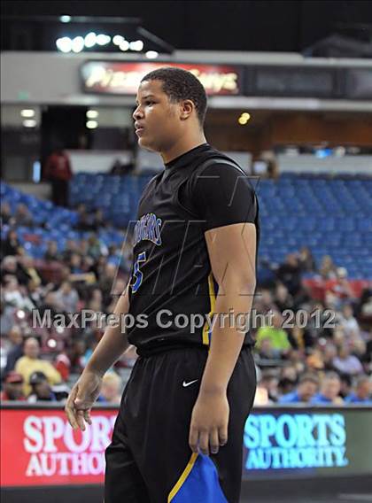 Thumbnail 2 in Newark Memorial vs. Archbishop Mitty (CIF D2 NorCal Regional Final) photogallery.