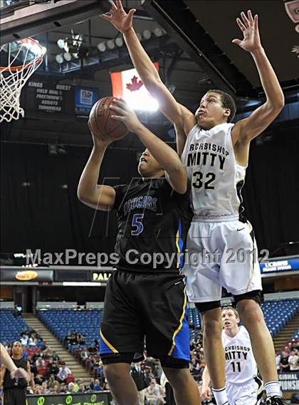Thumbnail 2 in Newark Memorial vs. Archbishop Mitty (CIF D2 NorCal Regional Final) photogallery.