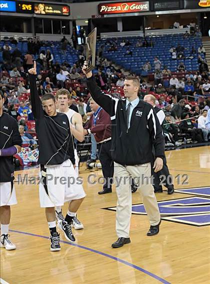 Thumbnail 2 in Newark Memorial vs. Archbishop Mitty (CIF D2 NorCal Regional Final) photogallery.