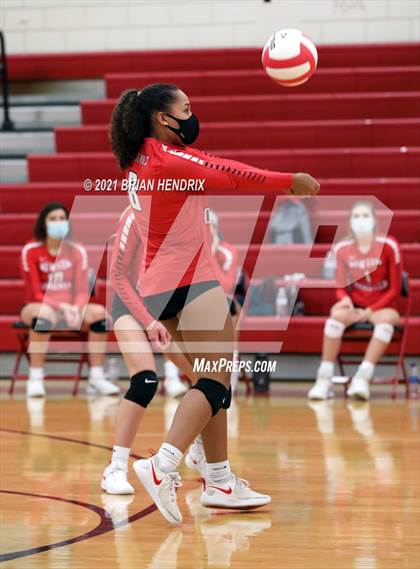 Thumbnail 3 in Maiden @ Newton-Conover photogallery.