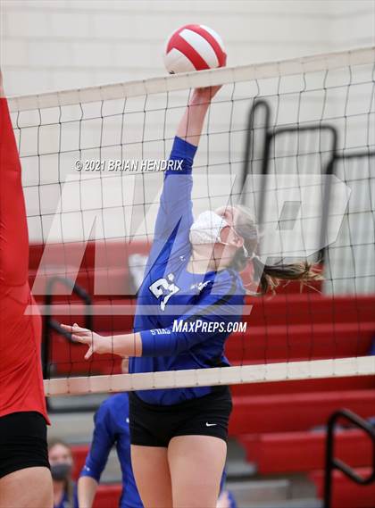 Thumbnail 3 in Maiden @ Newton-Conover photogallery.