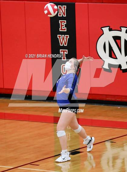 Thumbnail 3 in Maiden @ Newton-Conover photogallery.