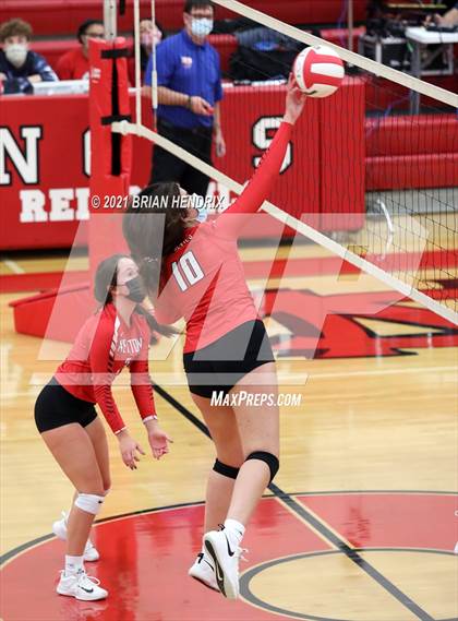 Thumbnail 2 in Maiden @ Newton-Conover photogallery.