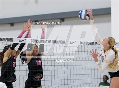 Thumbnail 2 in JSerra Catholic vs Jesuit (Nike Tournament of Champions – Southwest) photogallery.