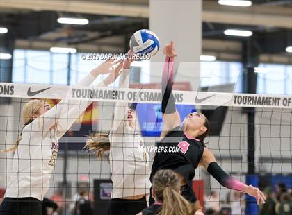 Thumbnail 2 in JSerra Catholic vs Jesuit (Nike Tournament of Champions – Southwest) photogallery.